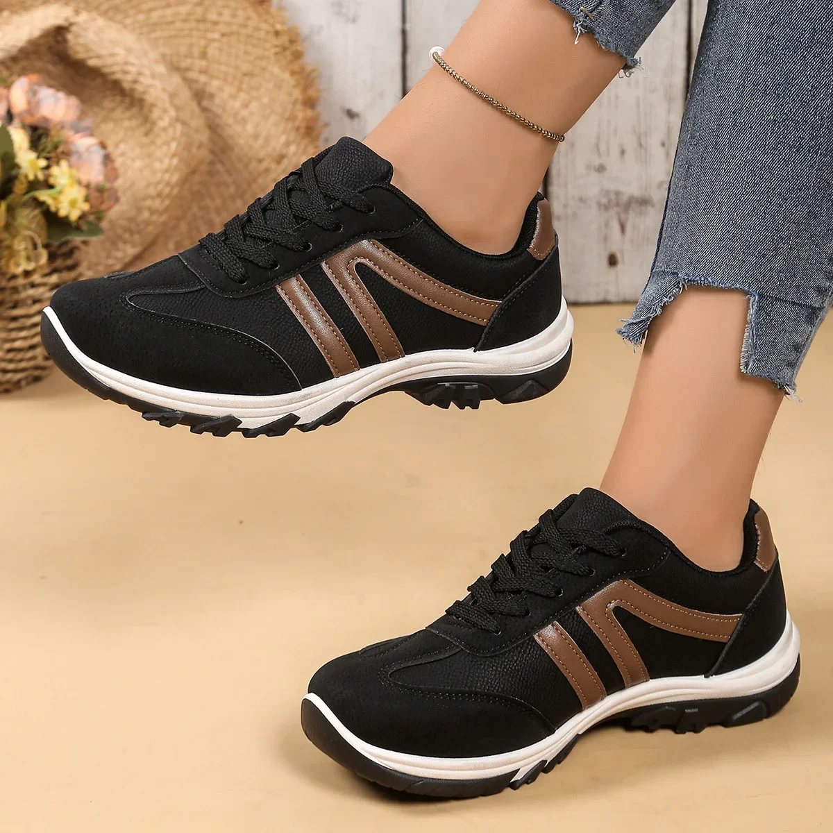 2025 new autumn/winter fashion sneakers all match running shoes comfortable lightweight sports women